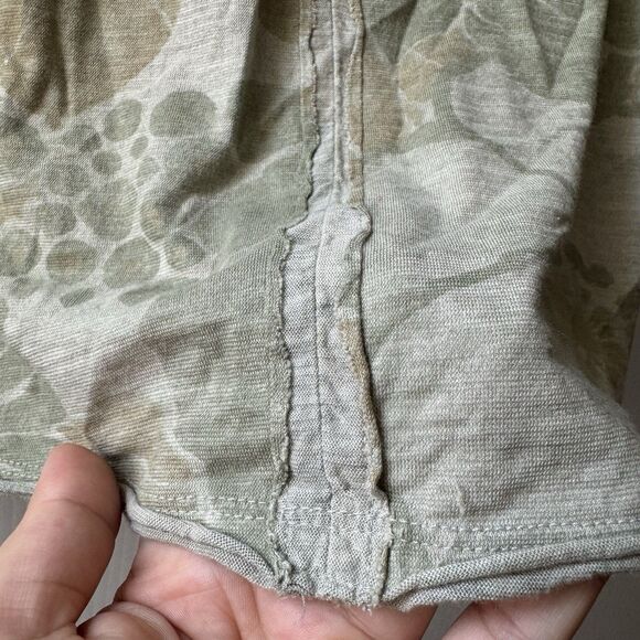 Anthropologie Pilcro Spliced Neck Tee T-Shirt Size S Camo Green Floral Boho - Picture 9 of 14